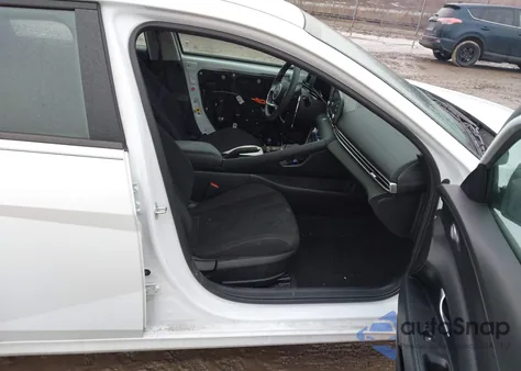 2023 Hyundai Elantra Sel z USA, uszkodzony, nr VIN 5NPLM4AG2PH090267